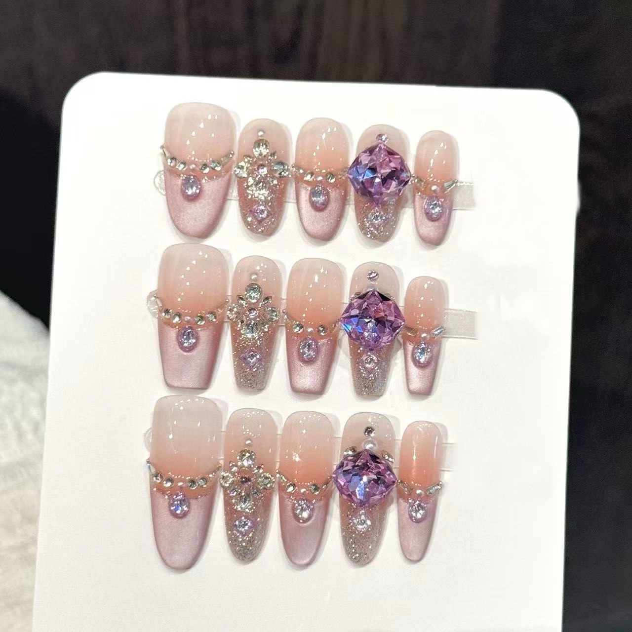 Resin Art Purple - เล็บปลอมแบบกดติด 10 ชิ้น ลายโลงศพ/วงรี สวยงาม แบบฝรั่งเศส