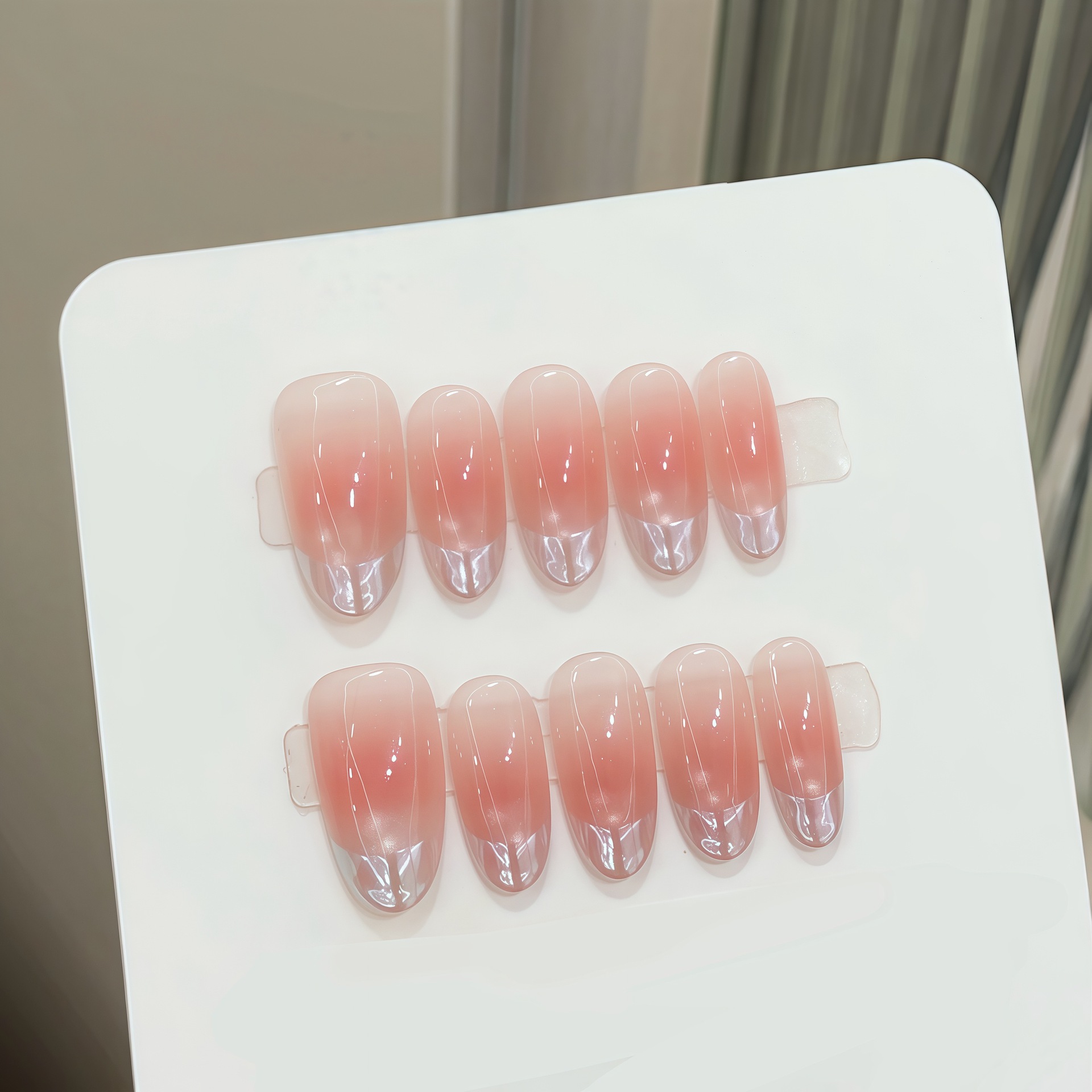 Resin Art Ideas - เล็บปลอมรูปวงรีแบบกดติด 10 ชิ้น งานแฮนด์เมด สีพีชบลัช สวยเรียบง่าย