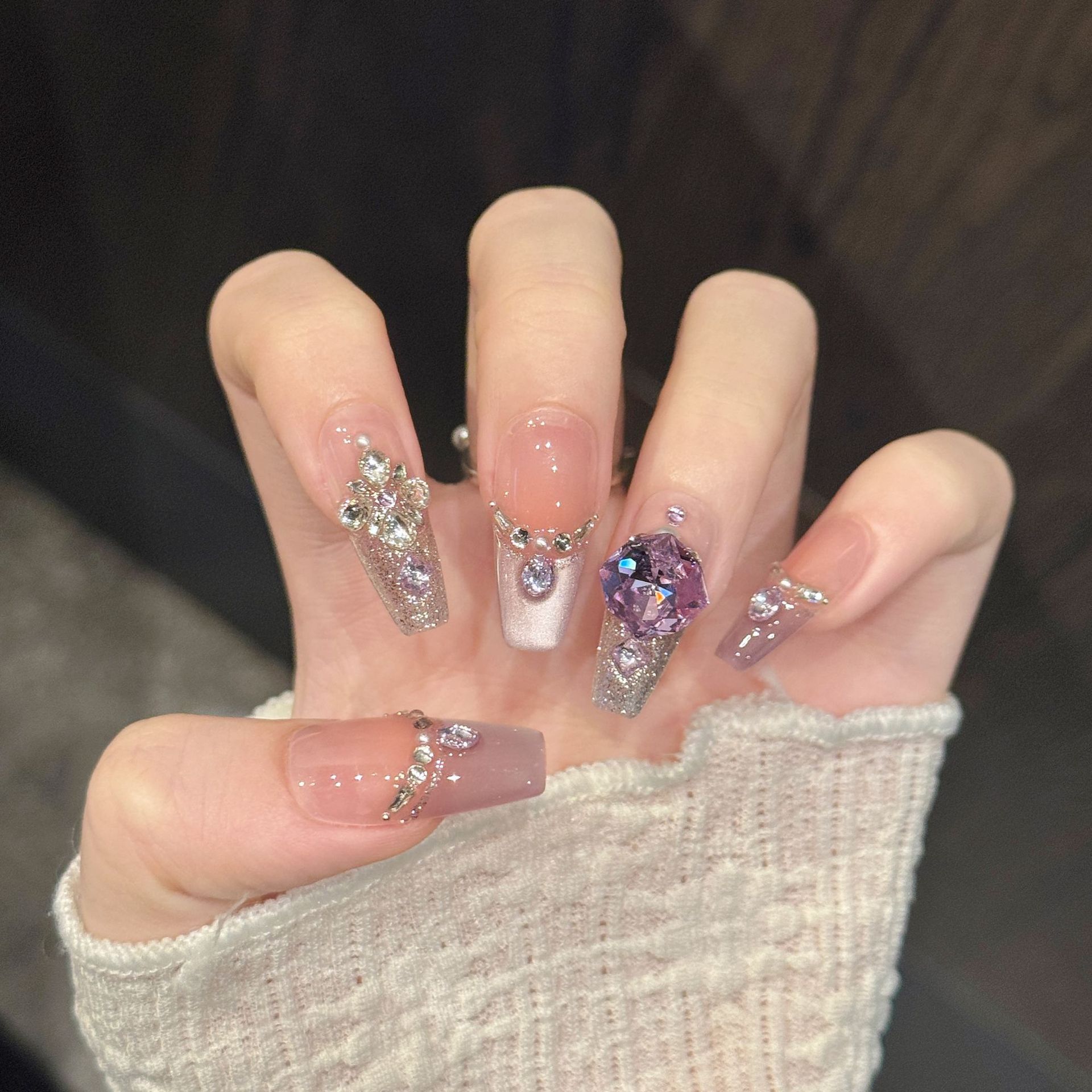 เล็บปลอมแบบกดติด 10 ชิ้น ลายโล - Resin Art Purple บทวิจารณ์และราคา